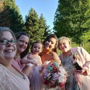 Meet your Posher, Laurie